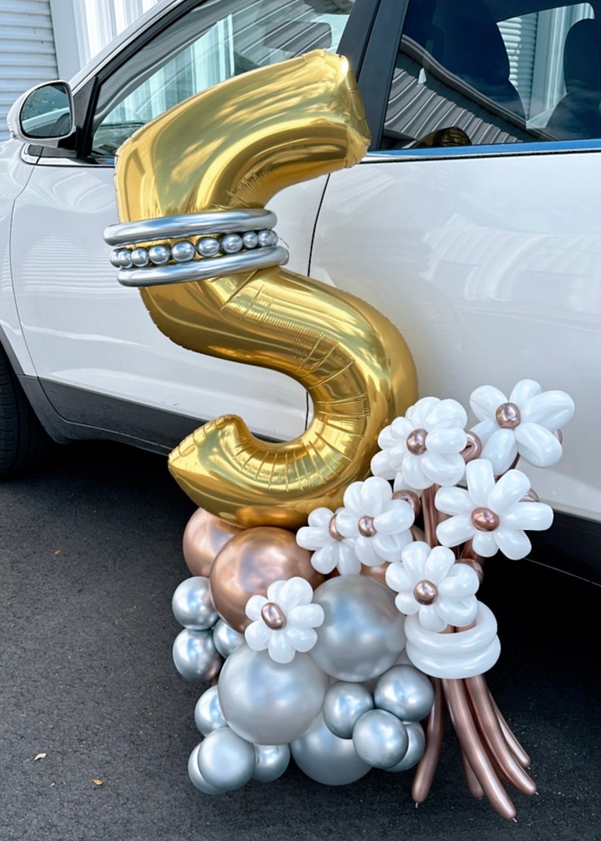 5 Years Anniversary Gift Balloon Bouquet | Party Decoration in Tampa